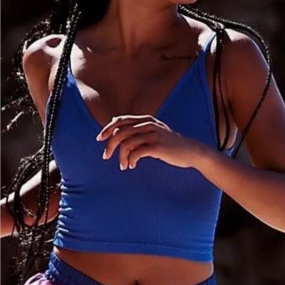 Free People Movement Happiness Runs V Neck Tank Top in Denim Blue Size XL NWOT - Picture 2 of 8
